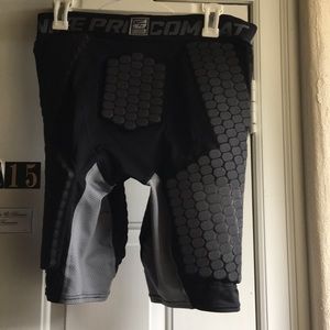 Nike Men’s Pro Combat padded Compression shorts LG